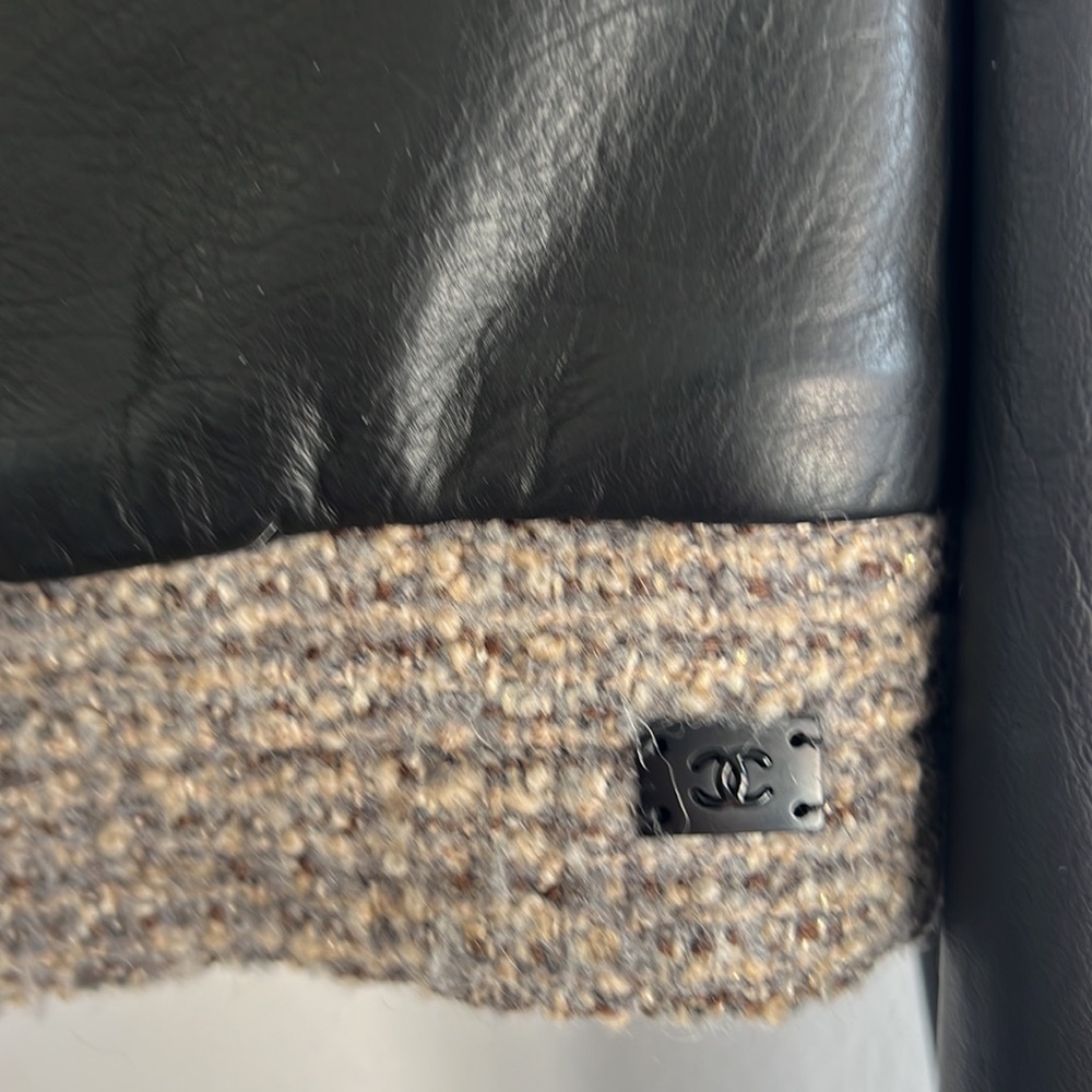 Chanel Calfskin and Tweed Jacket, 38 - Picture 5 of 8